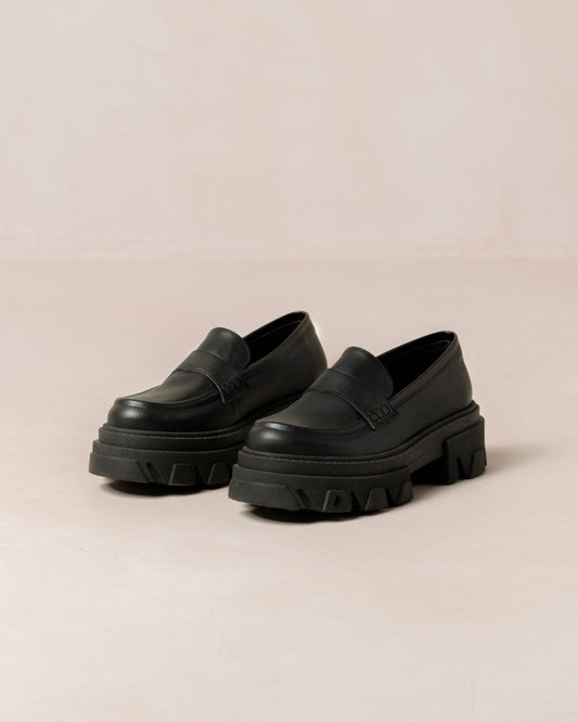 Obsidian black loafers