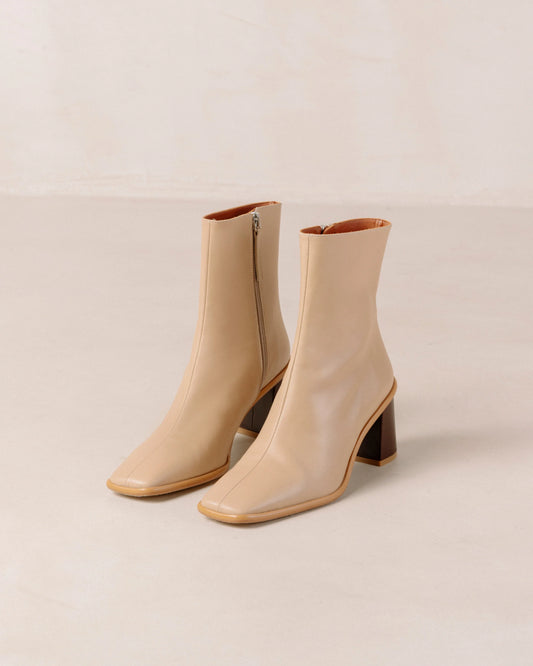 West vintage ivory boots